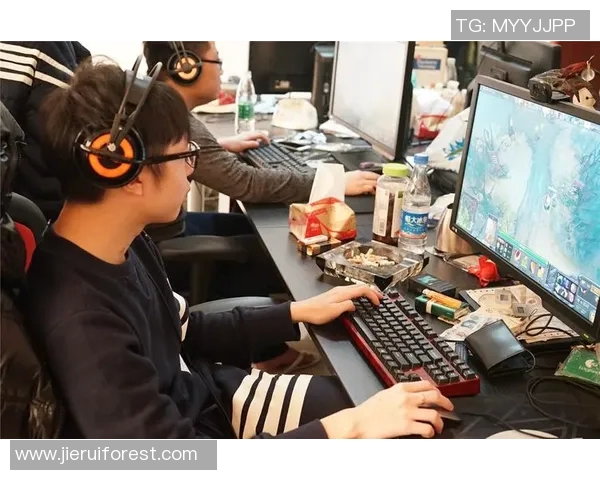 S15电竞总决赛DOTA2聚焦V5团队经验与战术分析全景解读